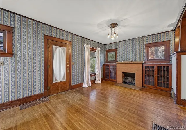 Photo 1 of Single family home for sale at 116 E Columbia St, Colorado Springs, CO 80907 | MLS# 5347986 | Listing updated on 2026-10-19