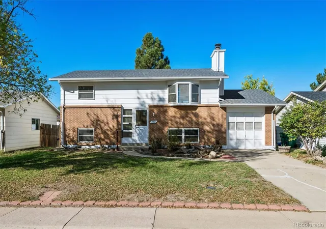 Photo 2 of Single family home for sale at 978 Nucla St, Aurora, CO 80011 | MLS# 4772103 | Listing updated on 2026-10-28