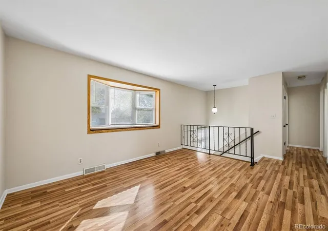 Photo 4 of Single family home for sale at 978 Nucla St, Aurora, CO 80011 | MLS# 4772103 | Listing updated on 2026-10-28