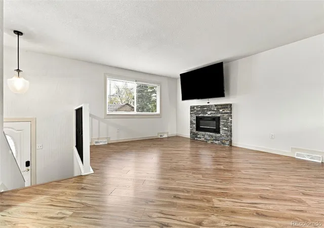 Photo 3 of Single family home for sale at 912 S Zephyr Ct #902, Lakewood, CO 80226 | MLS# 9791540 | Listing updated on 2026-10-29