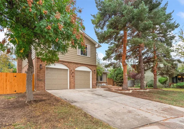 Photo 3 of Single family home for sale at 7474 S Washington Cir, Centennial, CO 80122 | MLS# 6754203 | Listing updated on 2026-10-28