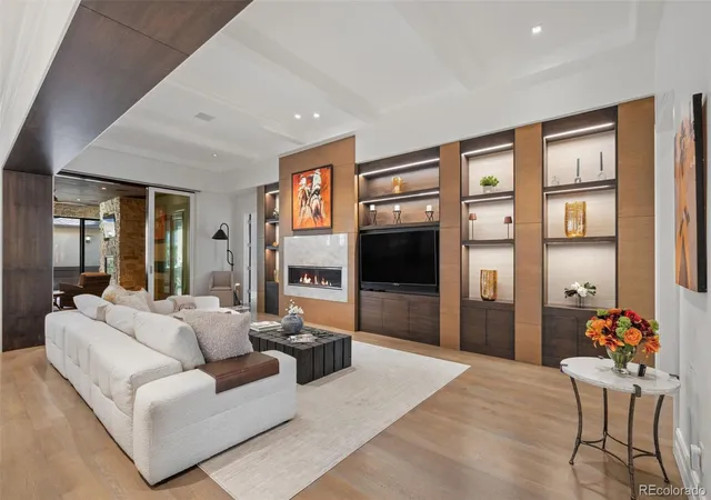 Photo 4 of Single family home for sale at 2260 S Jackson St, Denver, CO 80210 | MLS# 5466820 | Listing updated on 2026-10-28