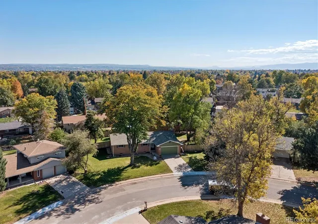 Single family home for sale at 6633 S Newland Cir, Littleton, CO 80123 | MLS# 7793629