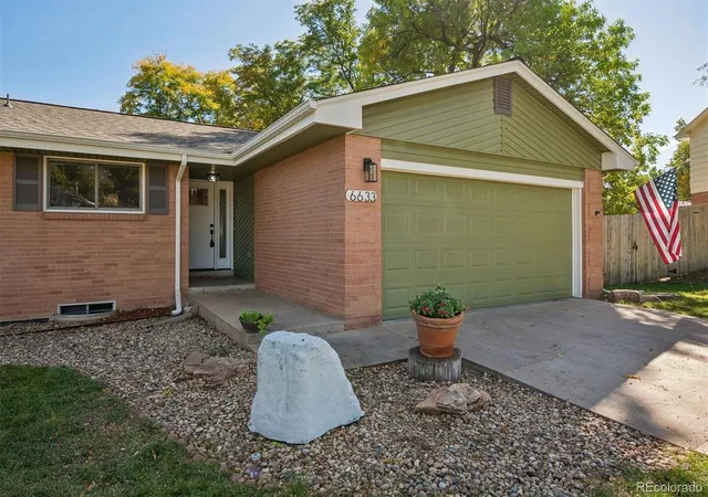 Photo 4 of Single family home for sale at 6633 S Newland Cir, Littleton, CO 80123 | MLS# 7793629 | Listing updated on 2026-10-22