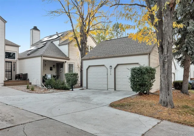 Photo 2 of Townhouse for sale at 6464 S Hudson St, Centennial, CO 80121 | MLS# 3562701 | Listing updated on 2026-10-28