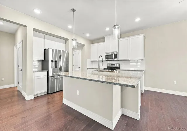 Listing Photo 2 - Condo for sale in building located at 1841 S Dunkirk St, Aurora, CO 80017 - Unit #208
