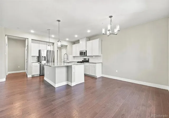 Listing Photo 4 - Condo for sale in building located at 1841 S Dunkirk St, Aurora, CO 80017 - Unit #208