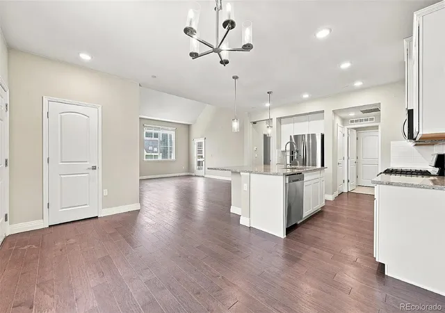 Listing Photo 5 - Condo for sale in building located at 1841 S Dunkirk St, Aurora, CO 80017 - Unit #208