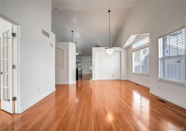 Photo 4 of Single family home for sale at 1909 S Lansing Ct, Aurora, CO 80014 | MLS# 5161466 | Listing updated on 2026-10-30
