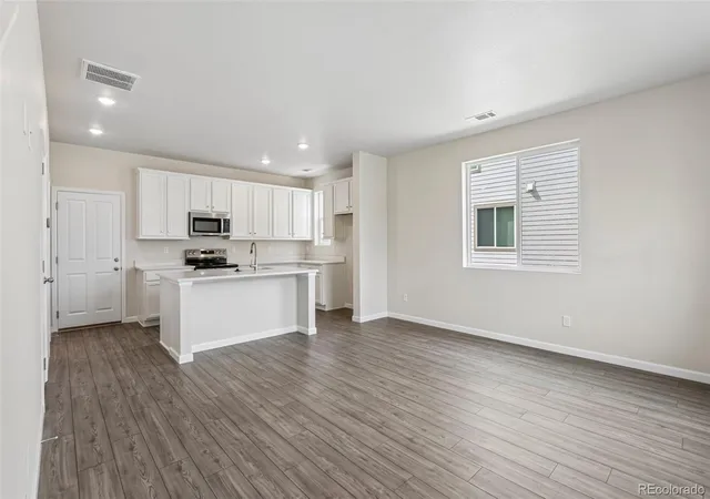Photo 3 of Single family home for sale at 1486 Coral Pl, Longmont, CO 80504 | MLS# 1707747 | Listing updated on 2026-10-21