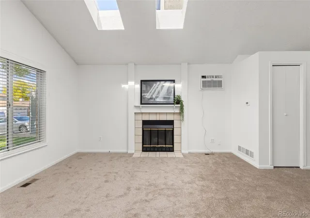 Photo 3 of Single family home for sale at 1840 Juniper St, Longmont, CO 80501 | MLS# 9034121 | Listing updated on 2026-10-22