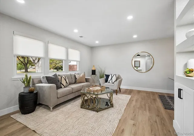 Photo 4 of Single family home for sale at 672 S Everett St, Lakewood, CO 80226 | MLS# 7027748 | Listing updated on 2026-10-29
