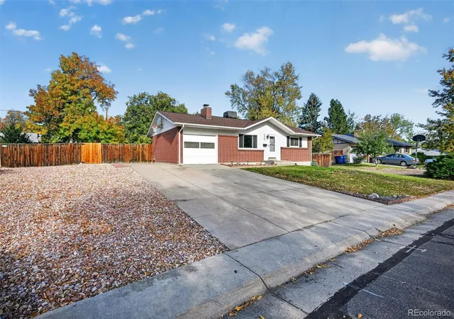 Photo 1 of Sale Pending at 1679 S Van Gordon Ct, Lakewood, CO 80228 | MLS# 8162840 | Listing updated on 2026-10-25