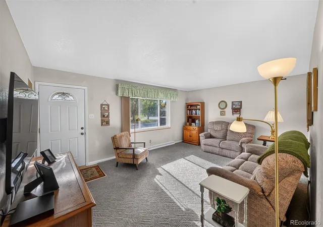 Photo 4 of Sale Pending at 1679 S Van Gordon Ct, Lakewood, CO 80228 | MLS# 8162840 | Listing updated on 2026-10-25