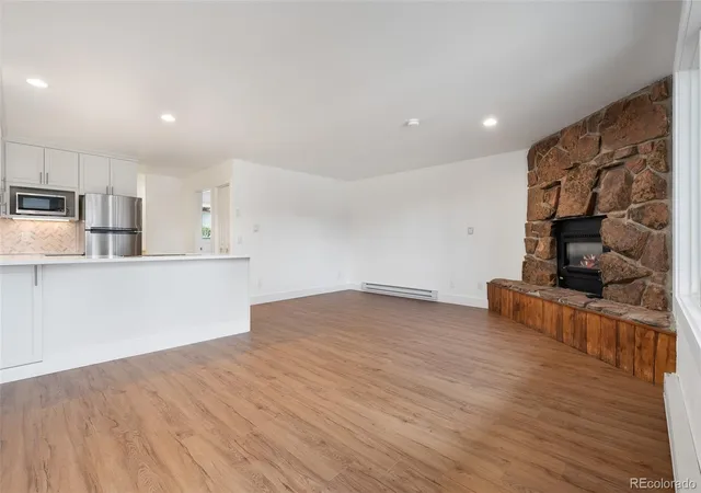 Listing Photo 5 - Condo for sale in building located at 675 Wapiti Dr, Fraser, CO 80442