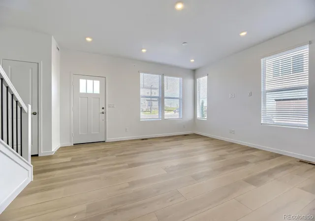 Photo 2 of Townhouse for sale at 16461 Standing Elk Dr, Parker, CO 80134 | MLS# 4759951 | Listing updated on 2026-10-28