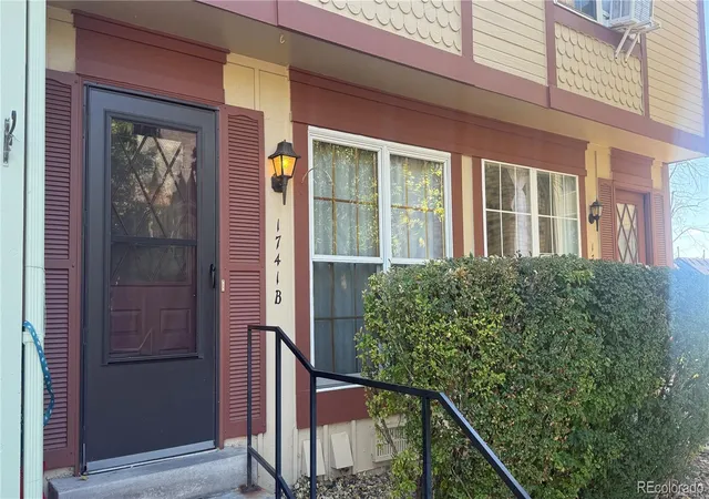 Photo 3 of Townhouse for sale at 1741 S Blackhawk Way #B, Aurora, CO 80012 | MLS# 5484574 | Listing updated on 2026-10-26