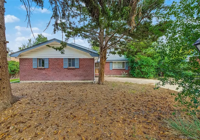 Photo 4 of Sale Pending at 278 Scranton St, Aurora, CO 80011 | MLS# 5728002 | Listing updated on 2026-10-28