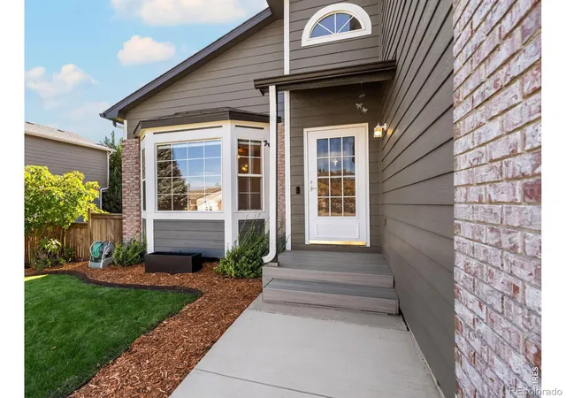 Photo 3 of Single family home for sale at 521 Dunraven Dr, Fort Collins, CO 80525 | MLS# IR1070956 | Listing updated on 2026-10-24