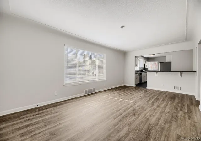 Photo 3 of House for sale at 2085 S Saint Paul St, Denver, CO 80210 | MLS# 9197923 | Listing updated on 2026-10-22