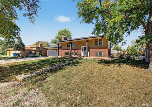Photo 4 of Single family home for sale at 365 Victor St, Aurora, CO 80011 | MLS# 4508227 | Listing updated on 2026-10-21