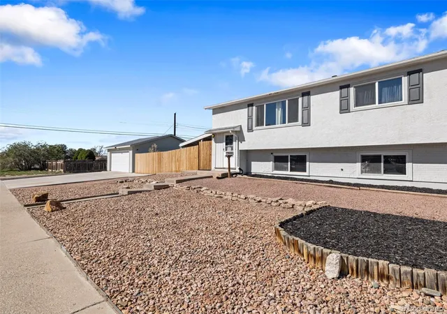 Photo 1 of Single family home for sale at 2303 Cheyenne Ave, Pueblo, CO 81003 | MLS# 5549305 | Listing updated on 2026-10-21