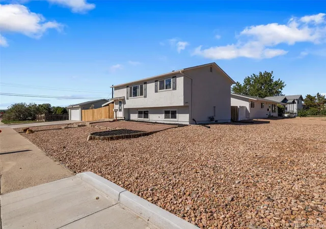 Photo 1 of Single family home for sale at 2303 Cheyenne Ave, Pueblo, CO 81003 | MLS# 5549305 | Listing updated on 2026-10-21
