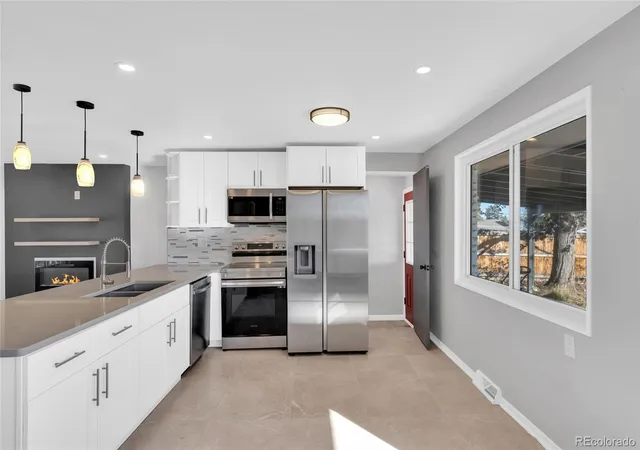 Photo 3 of Single family home for sale at 400 S Lee St, Lakewood, CO 80226 | MLS# 9882750 | Listing updated on 2026-10-26