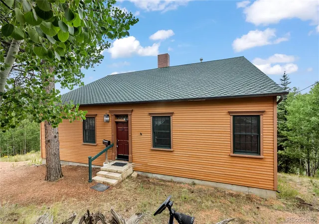 Photo 3 of Single family home for sale at 289 Cottonwood Lake Dr, Divide, CO 80814 | MLS# 1980519 | Listing updated on 2026-10-21