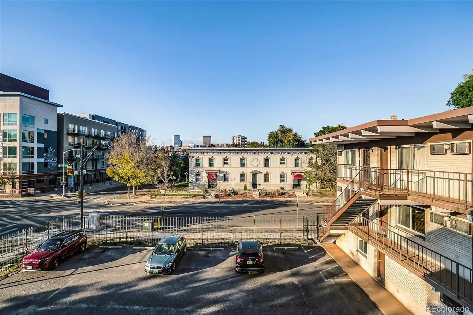 Listing Photo 2 - Condo for sale in 590 N Logan St located at 590 N Logan St, Denver, CO 80203 - Unit #308