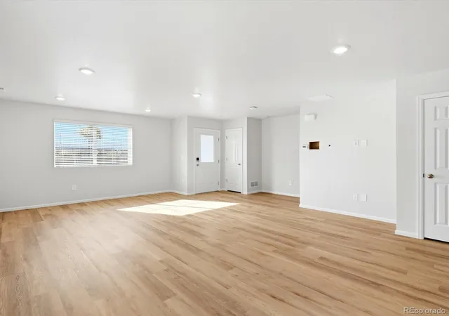 Photo 2 of Townhouse for sale at 21269 E 65th Avenue, Aurora, CO 80019 | MLS# 7065271 | Listing updated on 2026-10-29