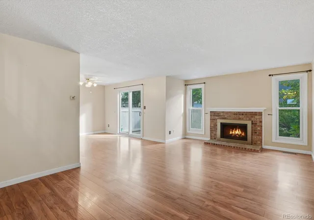 Photo 3 of Townhouse for sale at 2758 S Kenton Ct, Aurora, CO 80014 | MLS# 4341667 | Listing updated on 2026-10-28