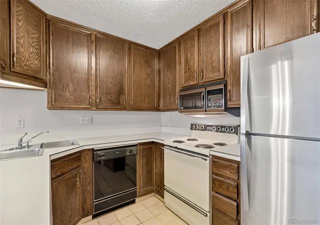 Photo 2 of Condo for sale at 3470 S Poplar St #302, Denver, CO 80224 | MLS# 5308556 | Listing updated on 2026-10-27