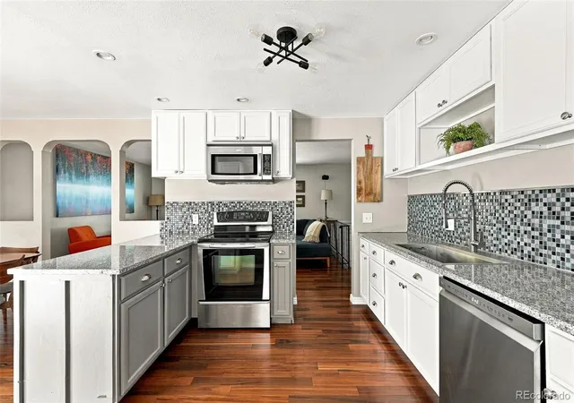 Photo 2 of Single family home for sale at 5134 Zinnia Ct, Arvada, CO 80002 | MLS# 2067939 | Listing updated on 2026-10-28