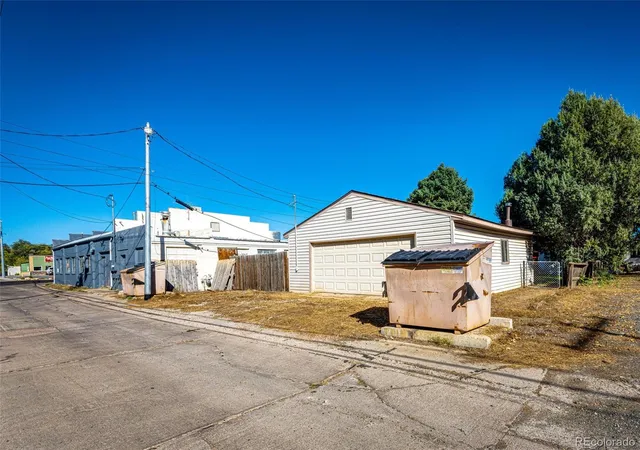 Photo 4 of Single family home for sale at 523 Sherman St, Fort Morgan, CO 80701 | MLS# 1569718 | Listing updated on 2026-10-27