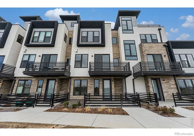 Townhouse for sale at 2323 Lakeshore Ln #11, Louisville, CO 80027 | MLS# IR1071017