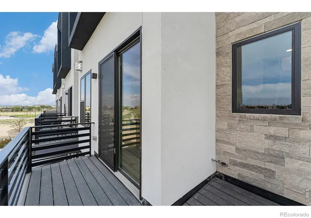 Photo 2 of Townhouse for sale at 2323 Lakeshore Ln #11, Louisville, CO 80027 | MLS# IR1071017 | Listing updated on 2026-10-23