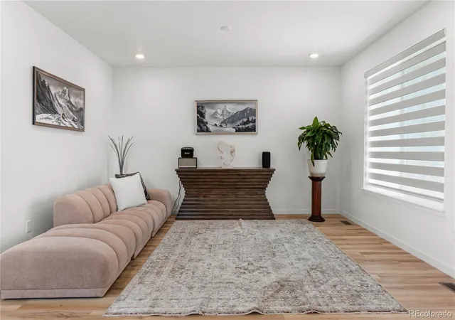 Photo 4 of Single family home for sale at 8461 Ordway Dr, Littleton, CO 80125 | MLS# 8683435 | Listing updated on 2026-10-22