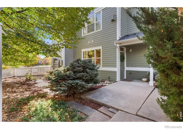 Photo 2 of Condo for sale at 2051 Grays Peak Dr #104, Loveland, CO 80538 | MLS# IR1071032 | Listing updated on 2026-10-26