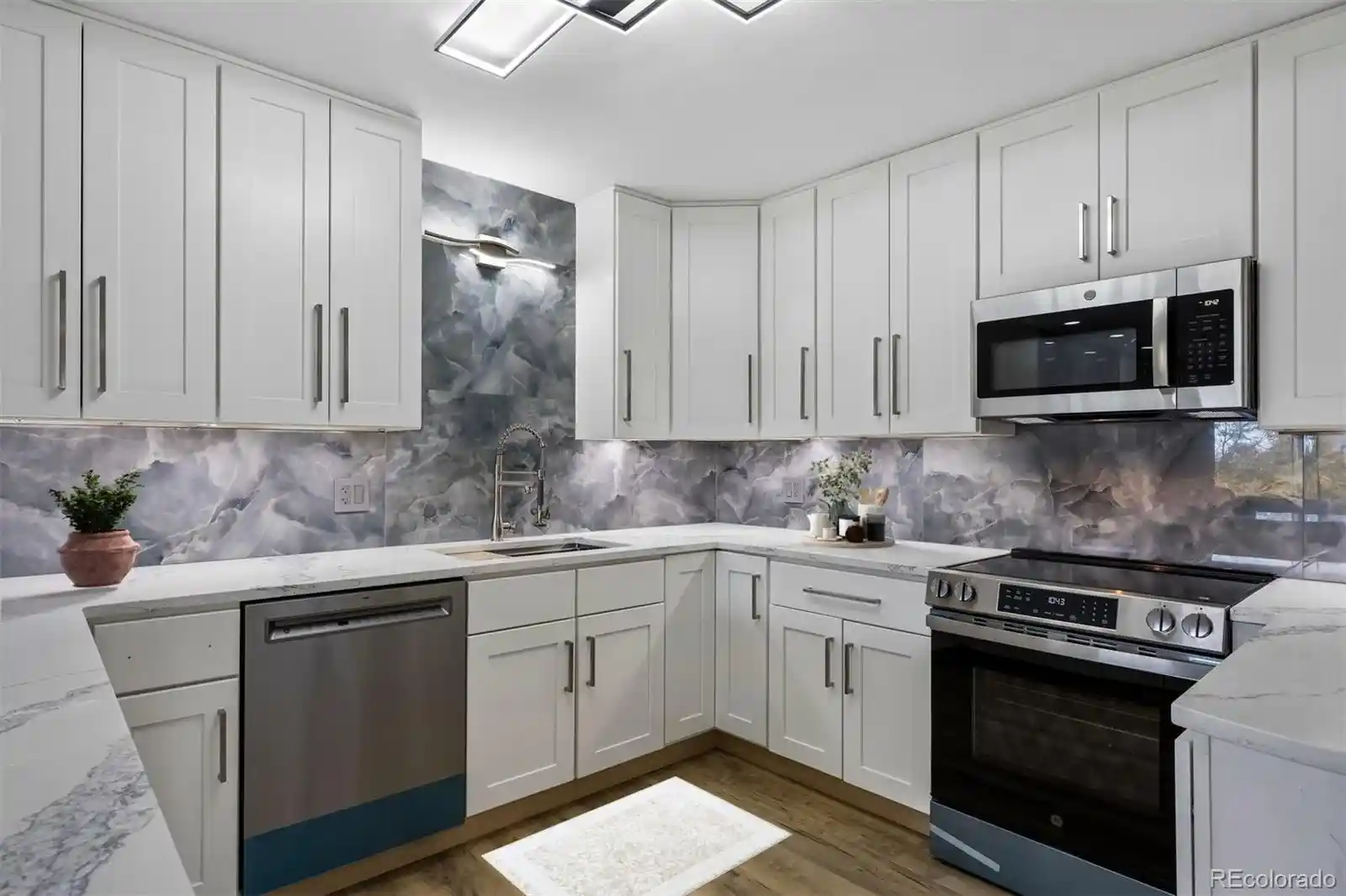 Listing Photo 5 - Condo for sale in building located at 13691 E Marina Dr, Aurora, CO 80014 - Unit #412