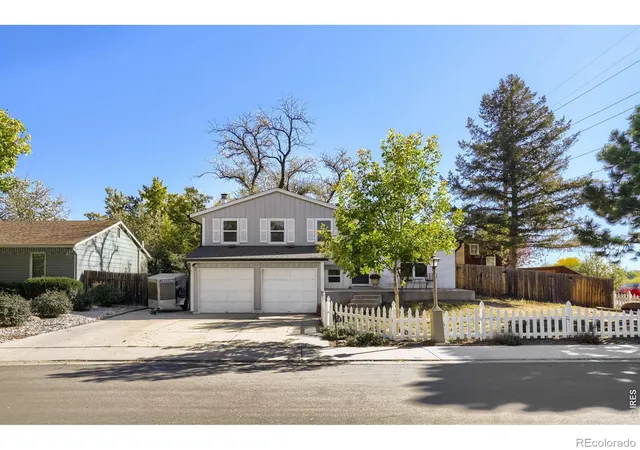 Photo 1 of Single family home for sale at 2102 Lincoln St, Longmont, CO 80501 | MLS# IR1071038 | Listing updated on 2026-10-23