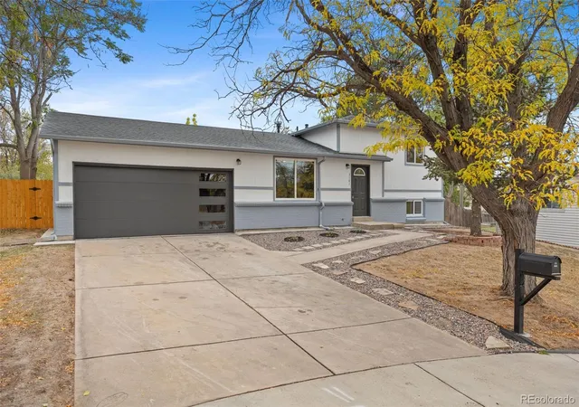 Photo 2 of Single family home for sale at 3101 S Joplin Ct, Aurora, CO 80013 | MLS# 8933223 | Listing updated on 2026-10-25