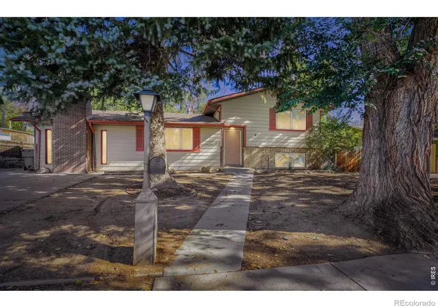 Photo 1 of Single family home for sale at 818 Hubbard Dr, Longmont, CO 80504 | MLS# IR1071043 | Listing updated on 2026-10-25