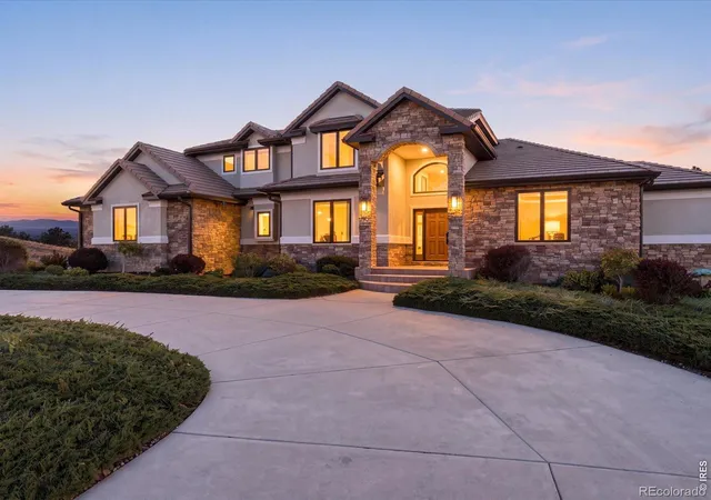 Single family home for sale at 7705 Crestview Dr, Niwot, CO 80504 | MLS# IR1071045