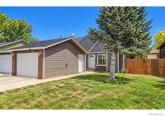 Photo 1 of Townhouse for sale at 19073 E 16th Avenue, Aurora, CO 80011 | MLS# IR1071056 | Listing updated on 2026-10-22