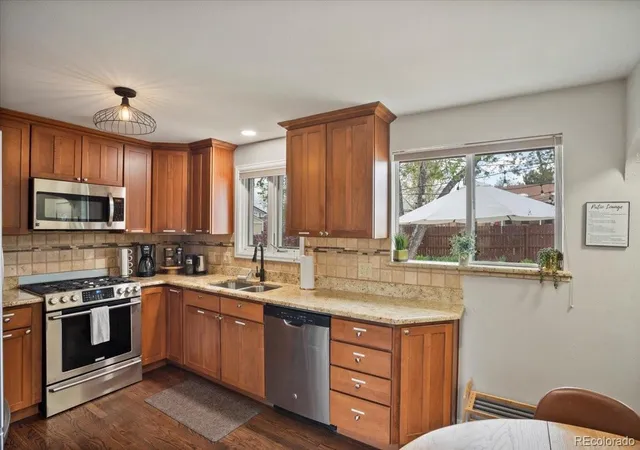 Photo 4 of Sale Pending at 6053 Uno St, Arvada, CO 80003 | MLS# 2724879 | Listing updated on 2026-10-26