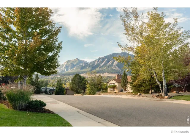Photo 4 of Single family home for sale at 2003 Balsam Dr, Boulder, CO 80304 | MLS# IR1071062 | Listing updated on 2026-10-23