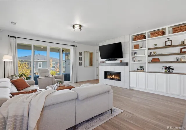 Photo 3 of Single family home for sale at 1552 Maggie Mae Ln, Castle Rock, CO 80104 | MLS# 7354223 | Listing updated on 2026-10-29