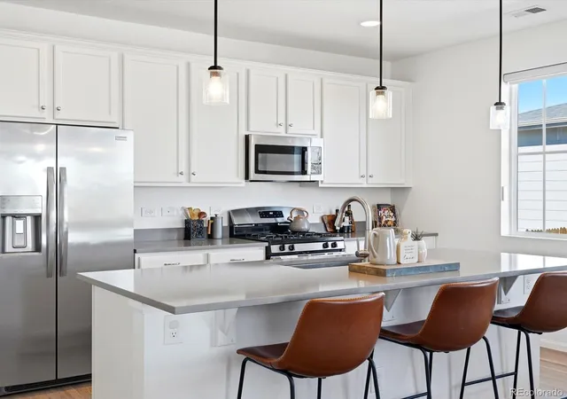 Photo 3 of Single family home for sale at 1552 Maggie Mae Ln, Castle Rock, CO 80104 | MLS# 7354223 | Listing updated on 2026-10-29