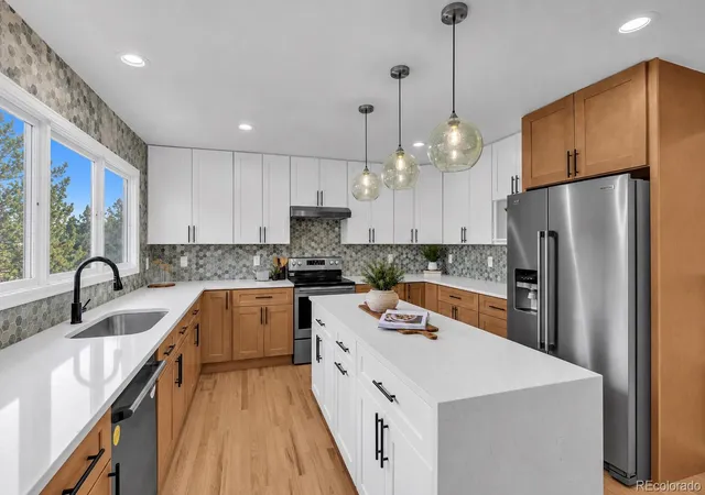 Photo 4 of Single family home for sale at 10172 Granite Hl Dr, Parker, CO 80134 | MLS# 6725907 | Listing updated on 2026-10-30